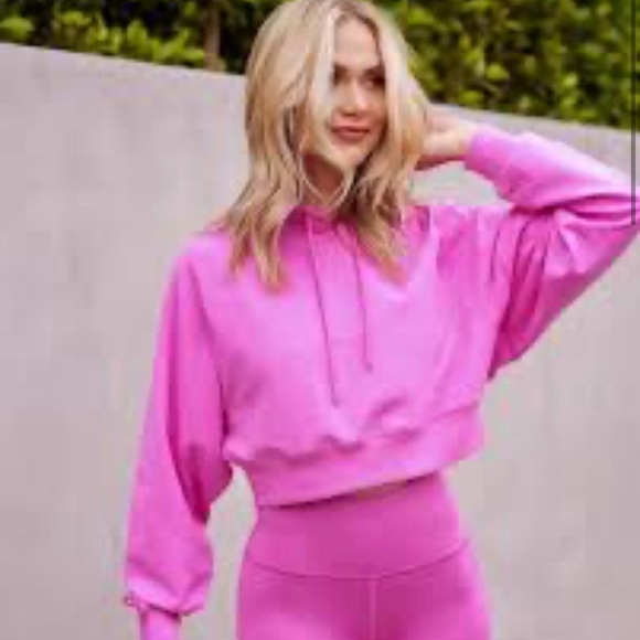 ALO Yoga Tops - ALO Yoga womens Pink hooded cropped Hoodie size small